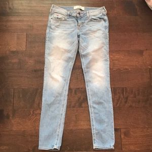 Hollister light wash skinny jeans